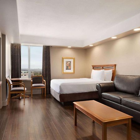 Royal Hotel Calgary, Trademark Collection By Wyndham מראה חיצוני תמונה