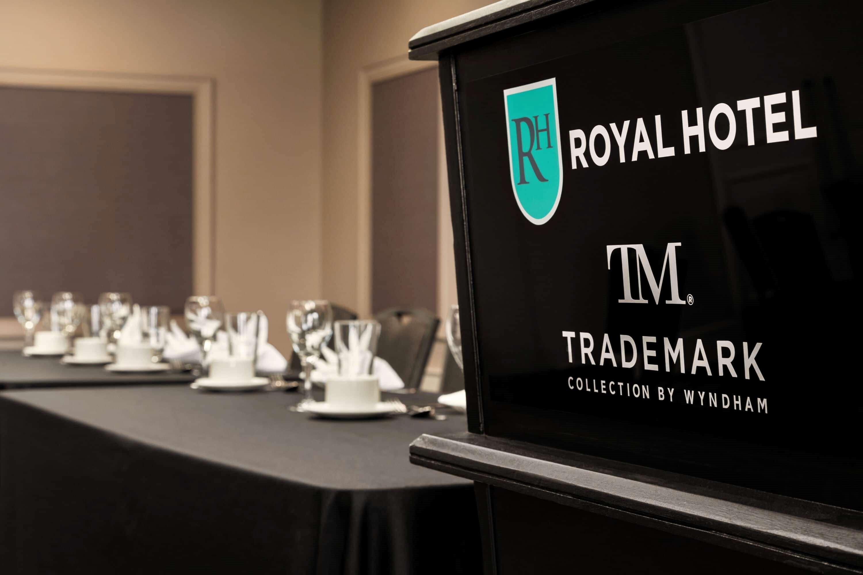 Royal Hotel Calgary, Trademark Collection By Wyndham מראה חיצוני תמונה