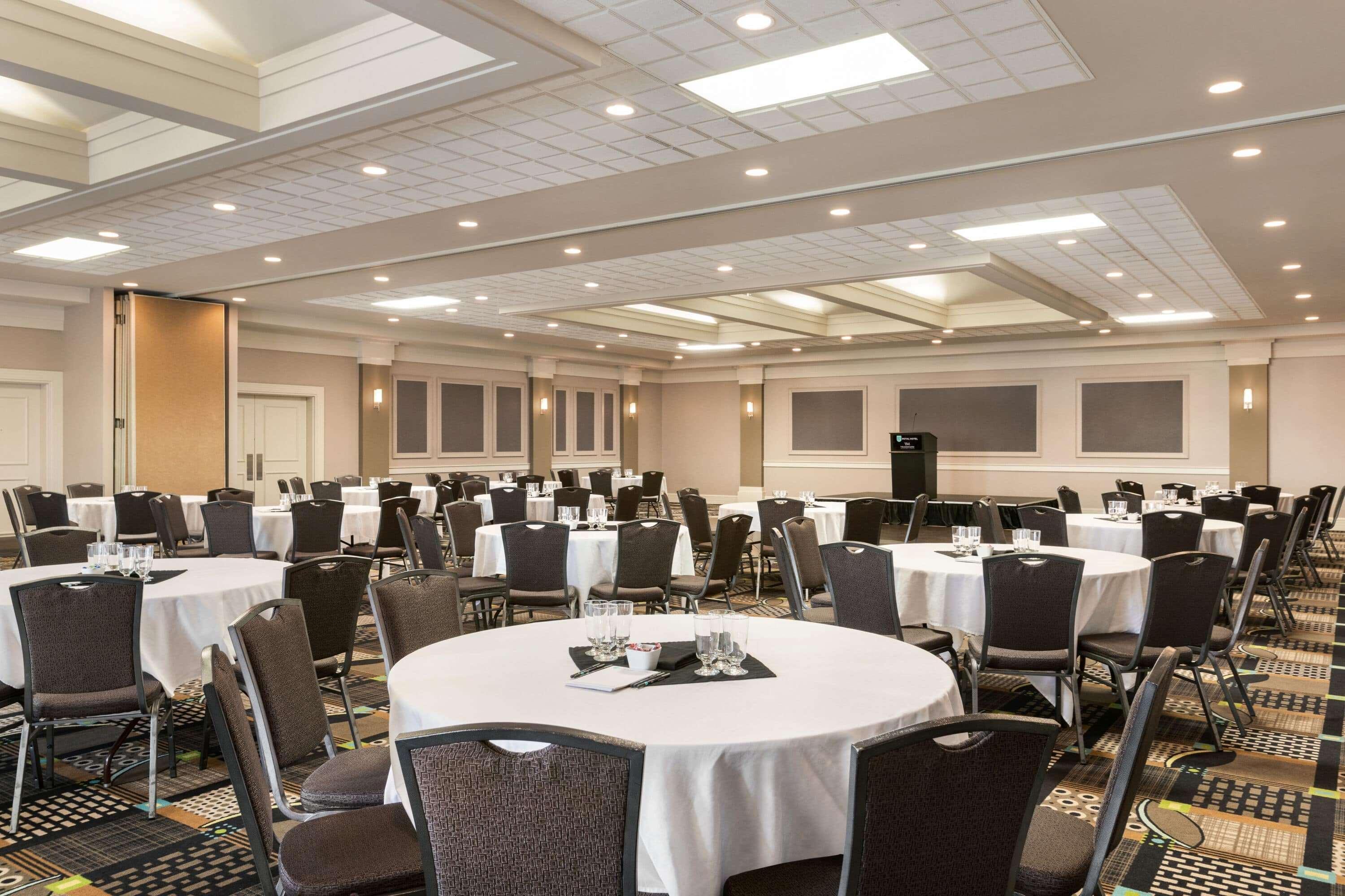 Royal Hotel Calgary, Trademark Collection By Wyndham מראה חיצוני תמונה