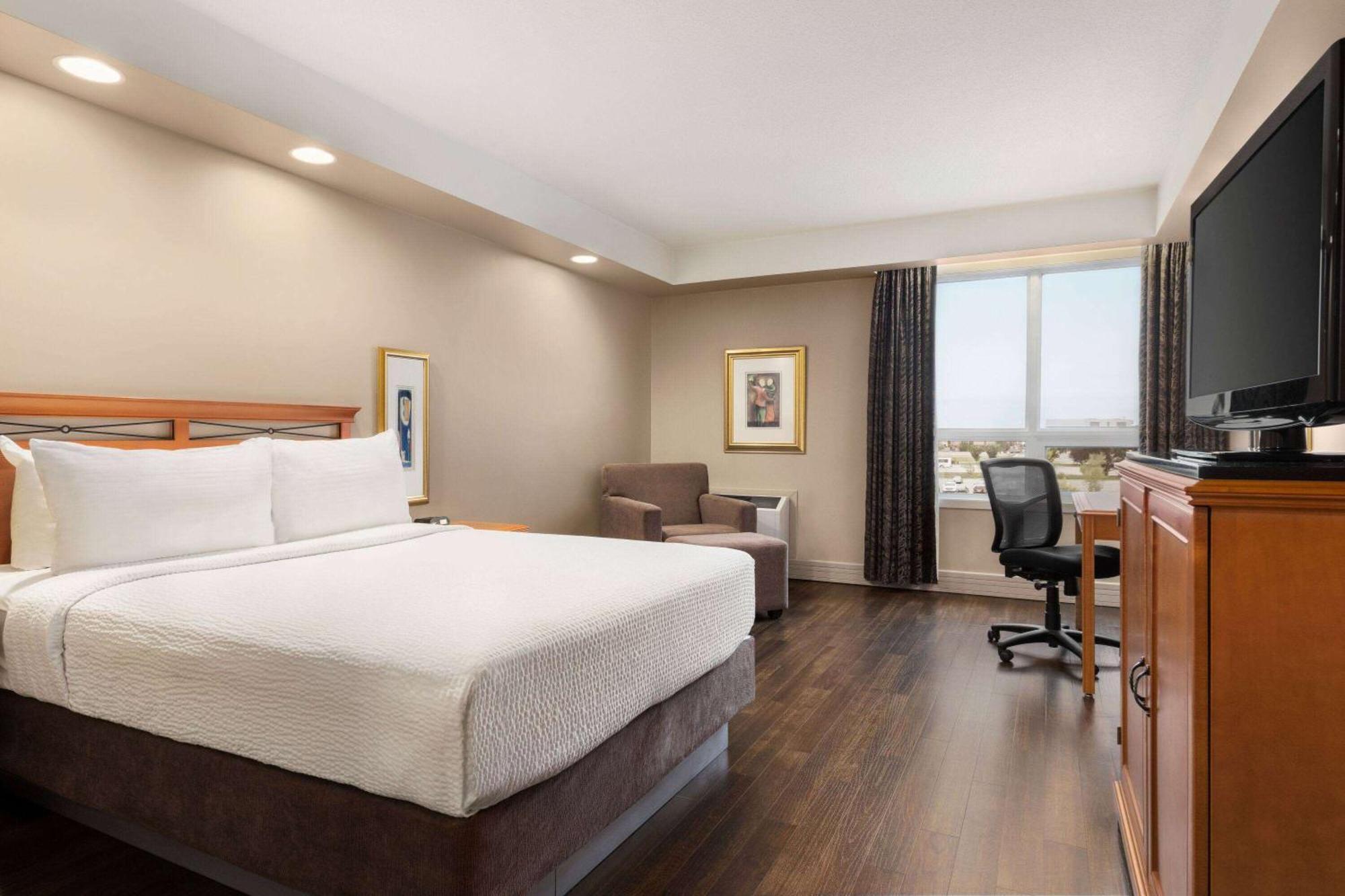 Royal Hotel Calgary, Trademark Collection By Wyndham מראה חיצוני תמונה