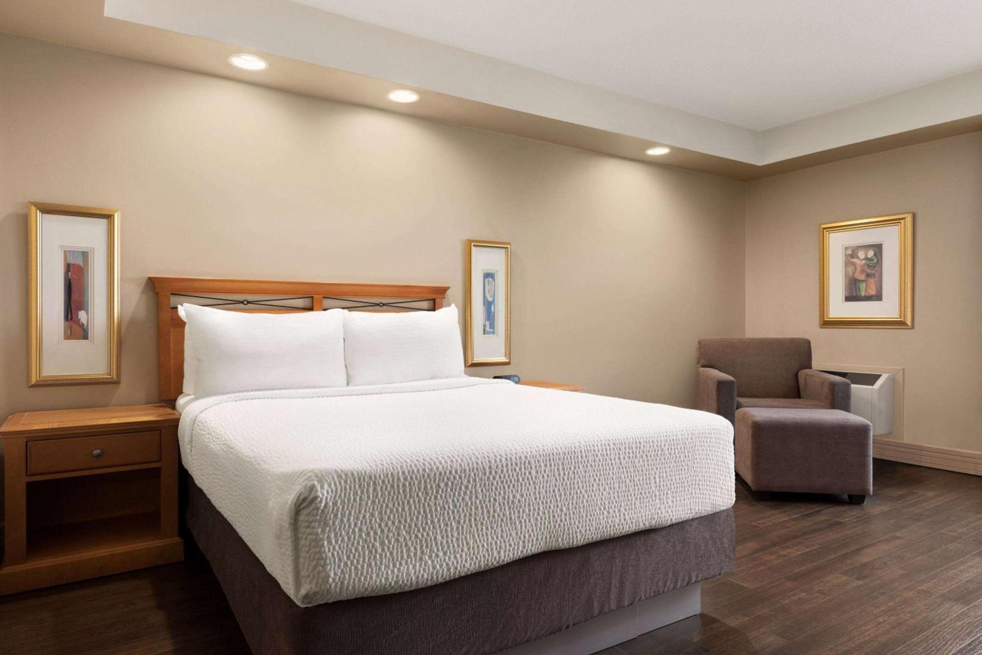 Royal Hotel Calgary, Trademark Collection By Wyndham מראה חיצוני תמונה