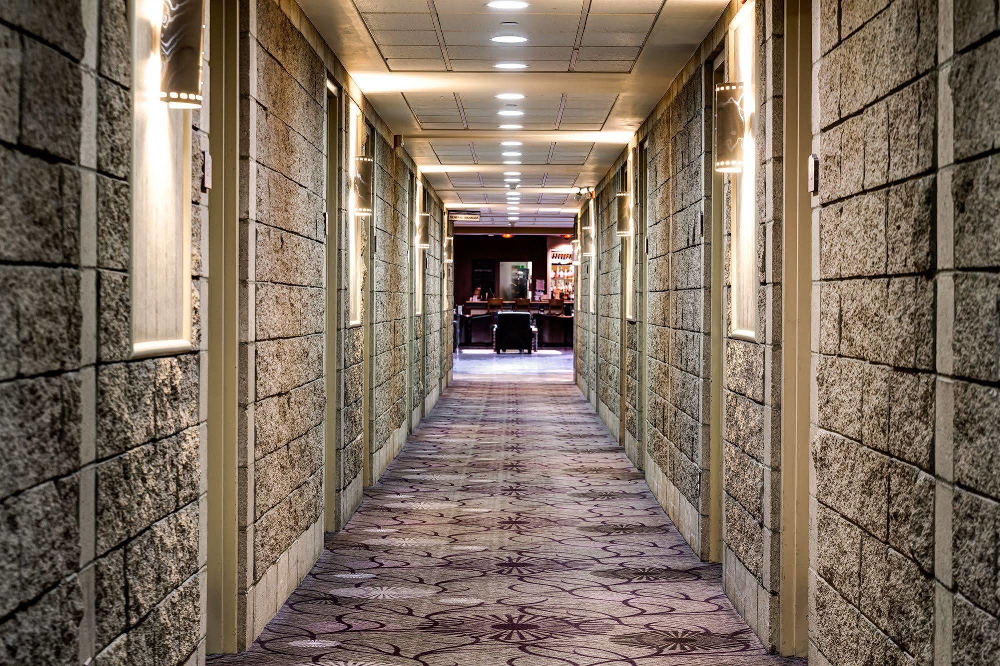 Royal Hotel Calgary, Trademark Collection By Wyndham מראה חיצוני תמונה