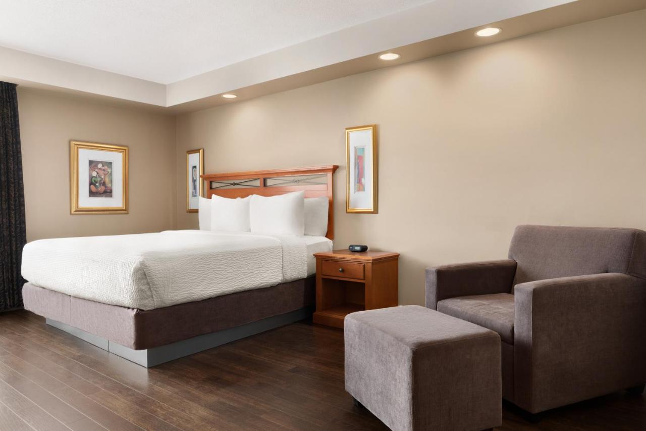 Royal Hotel Calgary, Trademark Collection By Wyndham מראה חיצוני תמונה
